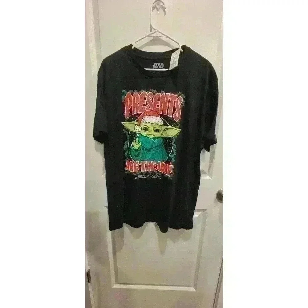 NWT Star Wars Baby Yoda “Presents Are The Way” T-Shirt Size 2XL